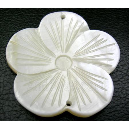 Mother of pearl flower pendant