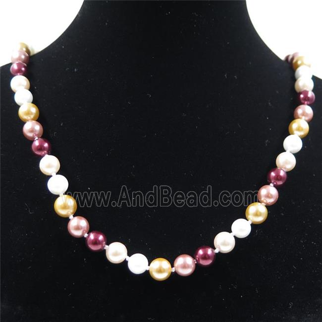 Pearlized Shell knoted necklace with clasp, round