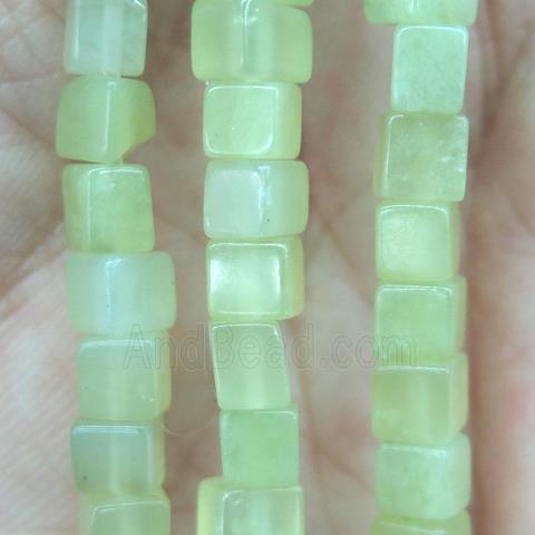 lt.green Jade cube beads
