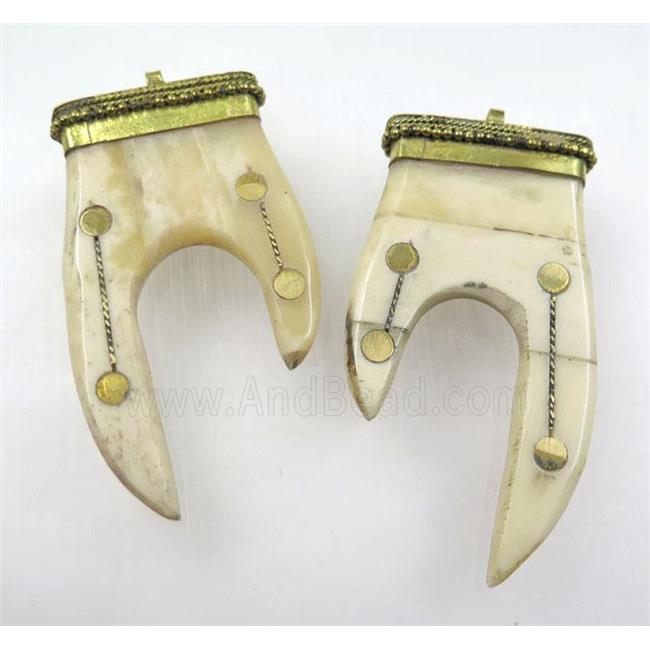 white cattle Bone tusk pendant, tiger tooth
