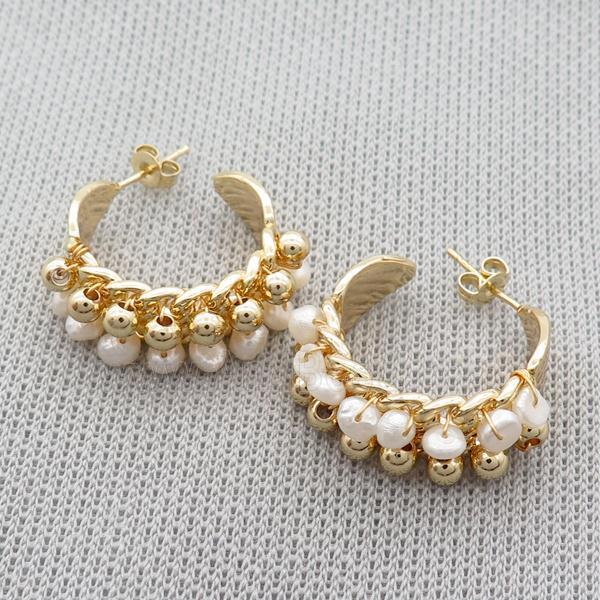 White Pearl Copper Stud Earring Gold Plated