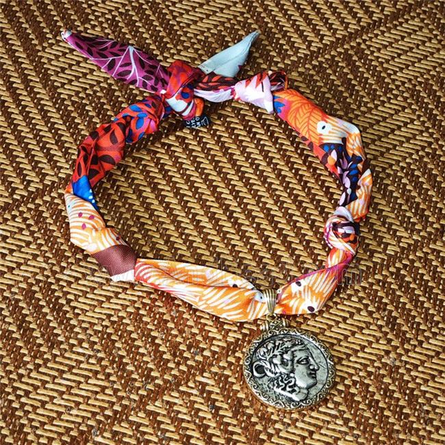 Jewelry Findings Necklace with Silk scarf